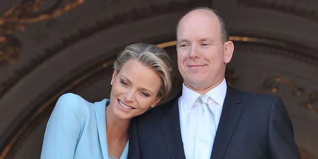 夏琳|摩纳哥亲王私生子合照被曝光,网友:有想过夏琳王妃的感受吗