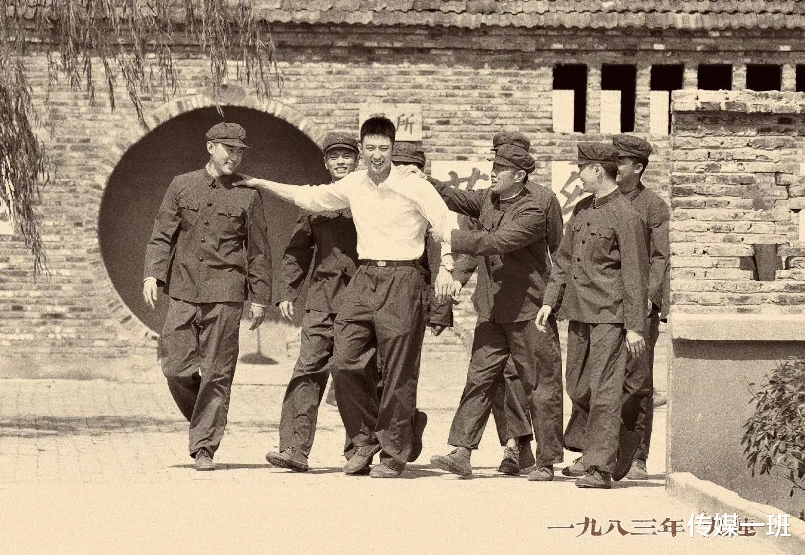 许娣|《王牌部队》高粱病重，江南征病床前穿婚纱，胡杨成救高粱的英雄