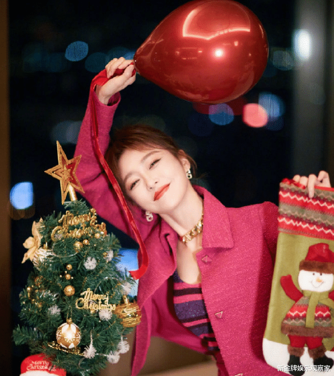 圣诞节|女星晒圣诞写真,程潇鞠婧祎洋气,秦岚宋祖儿喜庆,谁是你的菜