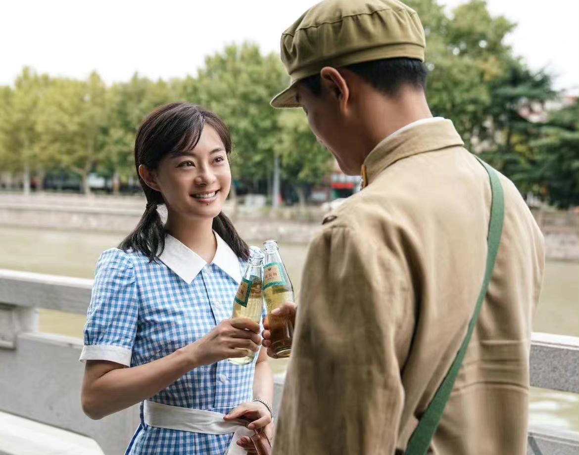 时尚圈的奇葩大喵 孙俪佟大为时隔19年再相遇！不老夫妻档勾起青春回忆，至今仍般配