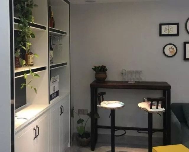 老婆请闺蜜装修的新房,入户玄关特别“抢眼”,全屋漂亮极了