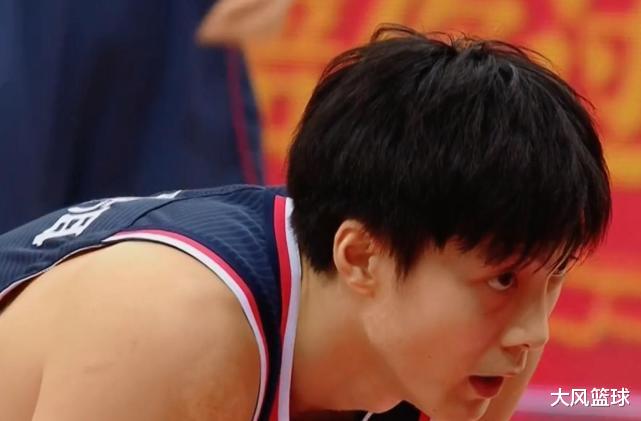 蘇偉|0分6板4犯！阿聯替身一戰打出價值，如今誰還會說他不會打籃球？