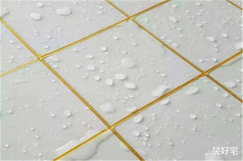 近千元的瓷砖，却被几十块钱的美缝剂毁了，真的好不值！