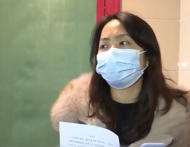 蓦然一牟 楼上邻居为装蹲便，竟私自从29楼翻阳台到28楼打洞，太可恨了！
