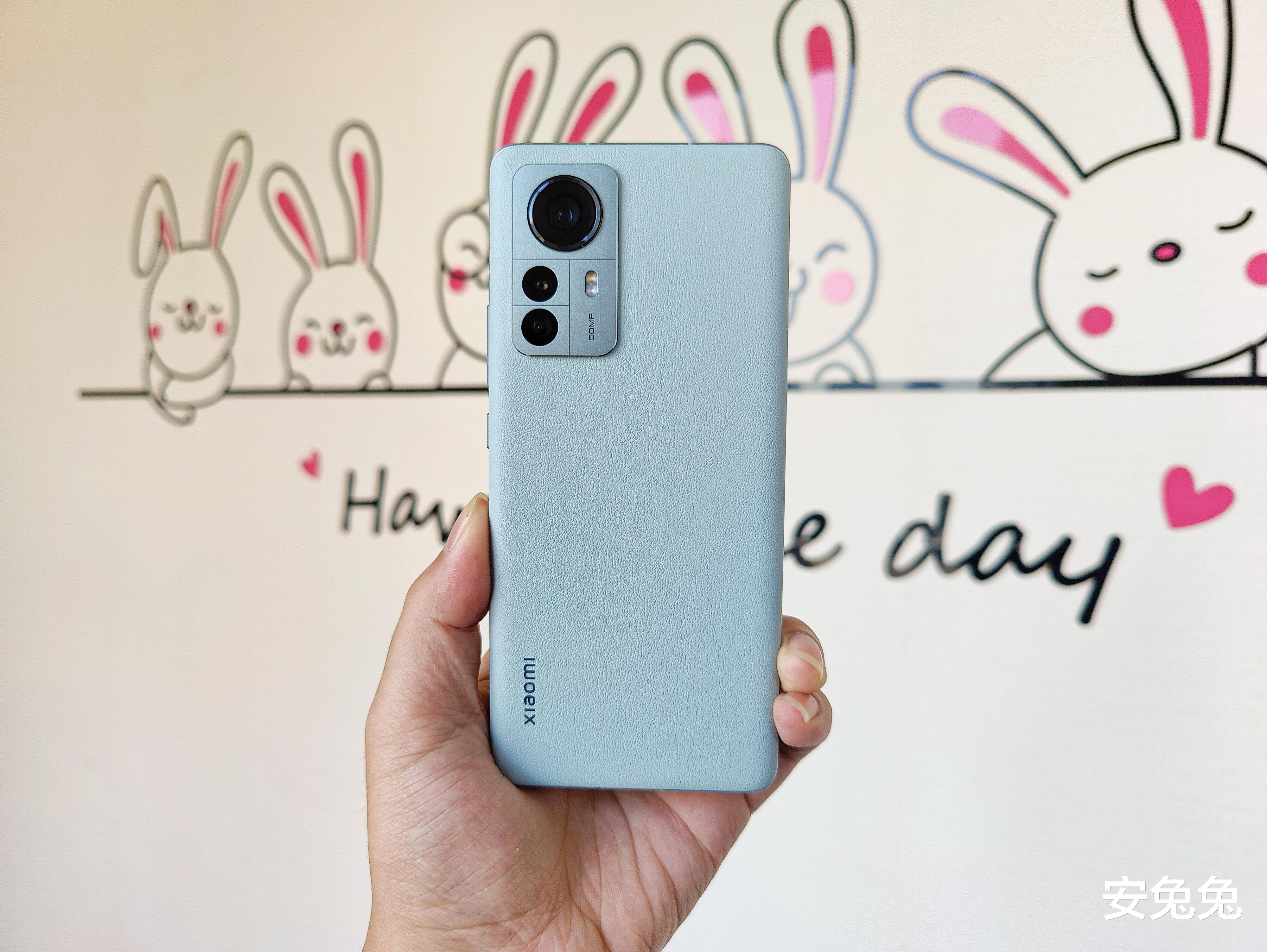 MIUI|精致感有了 小米12 Pro真机上手：颜值提升明显