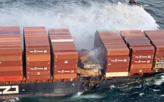 加拿大|完蛋! 加拿大109个集装箱落海 衣服鞋子家具全泡水! 华人老板哭晕！