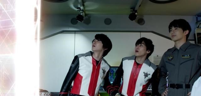 优米麻麻|观感全面提升！泽塔奥特曼做客《特利迦奥特曼》，画风焕然一新