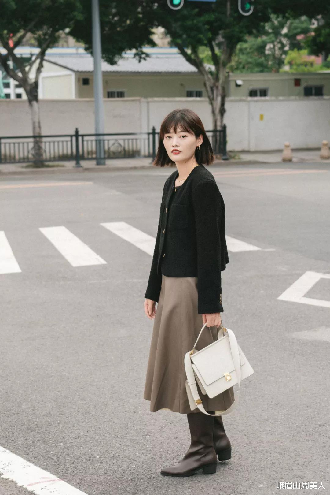 峨眉山周美人 烂大街的马丁靴别穿了！今年流行这4双鞋子，配裤子、裙子都好看