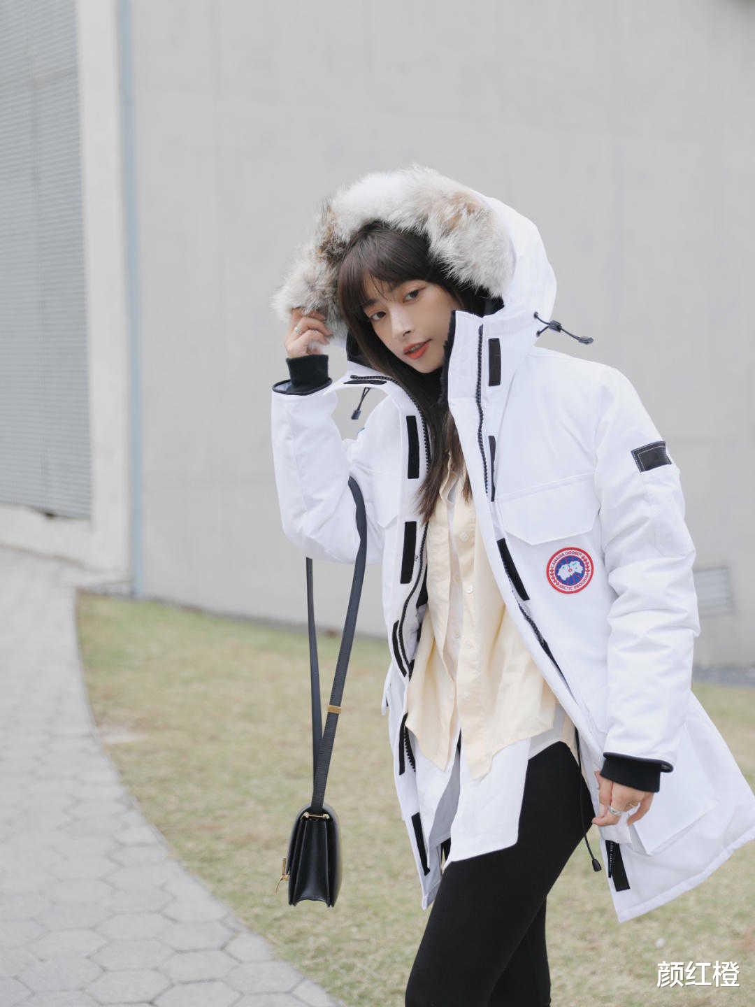 颜红橙 穿羽绒服又厚又土气？试试这些流行的穿搭法则，时髦又洋气还暖和