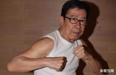 德云社|打破纪录！89岁胡枫开演唱会唱跳30首，与罗兰开启黄昏恋毫不掩饰