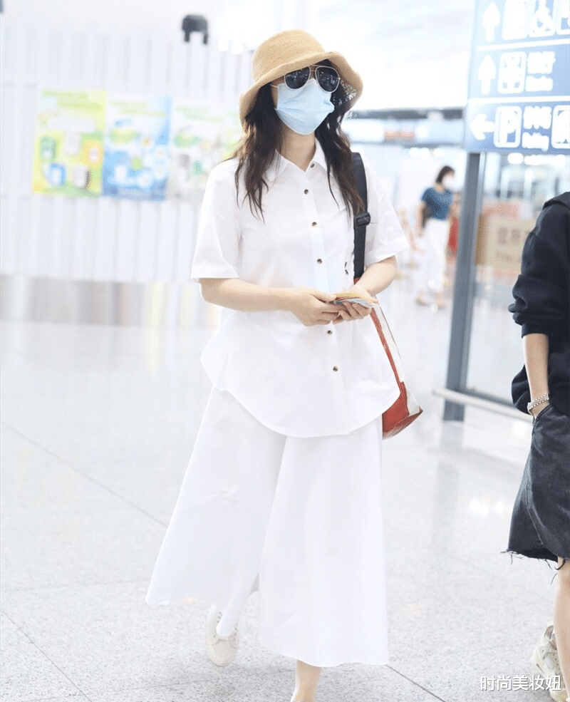 时尚美妆妞|梅婷才是“穿搭”高手，白色衬衫配白裙子，不但不土还意外洋气