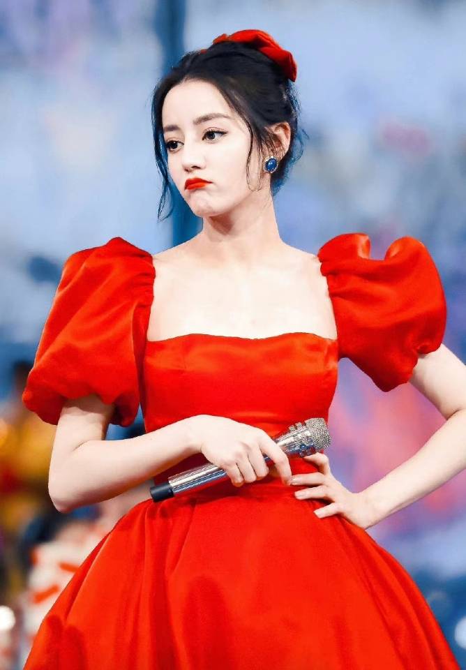 迪丽热巴|迪丽热巴：原来是人间绝世可爱小甜豆呀！