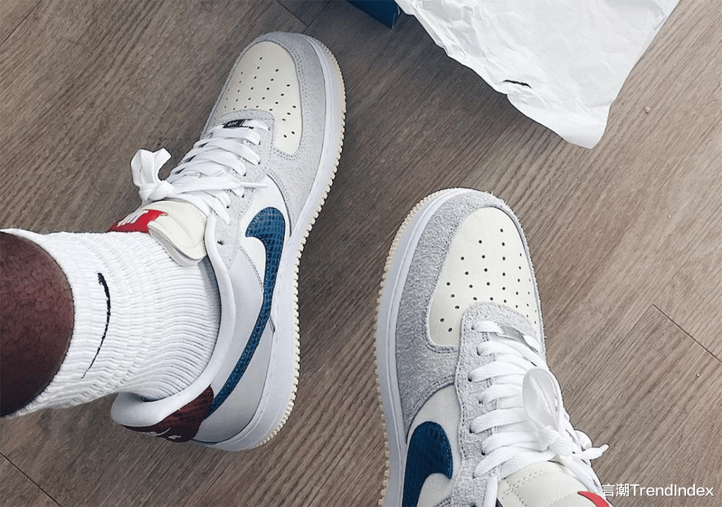 言潮TrendIndex|曝 | Undefeated x Nike 再爆新配色，蓝色蛇纹设计永不过时！