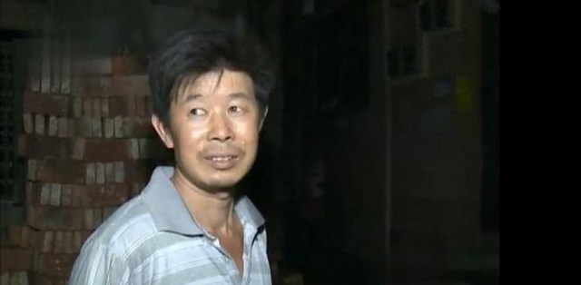 妙龄少女给50岁大叔生儿子,和原配3人同居一室:我们是真爱!