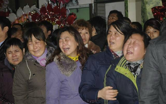 炎九|51岁谢阿姨哭诉：儿子意外离世，一年后儿媳要改嫁，还要带走孙女