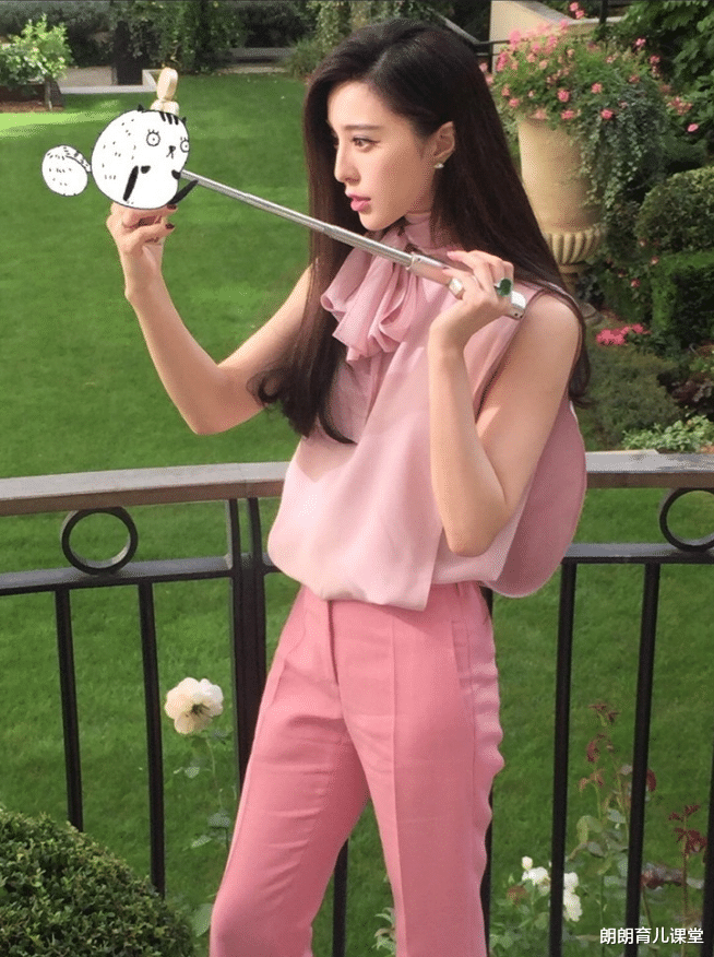 范冰冰|40岁范冰冰瘦出新高度，体重下3位数网友却不满意：还是胖了好