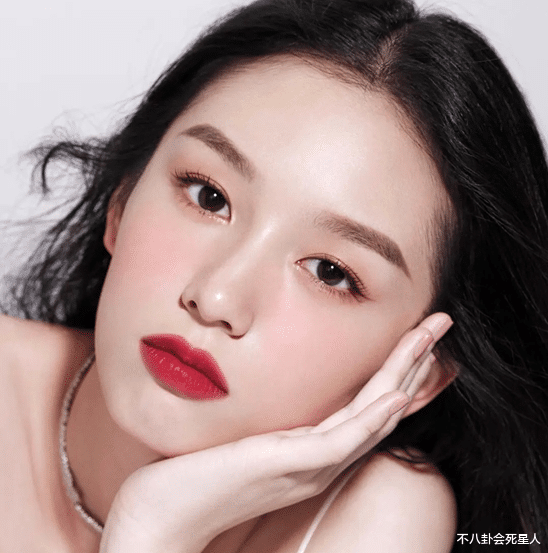 李冰冰|赵薇捧出一个顶流，李冰冰砸出两位小花，周迅的女艺人却捧不红