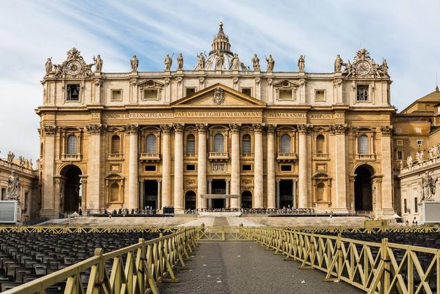 拓跋珪|首批拿到中国绿卡的外国人，到死都不敢回乡，专家：看他们干了啥