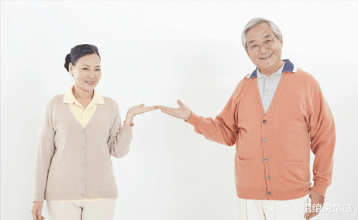 绾绾说情感|56岁大妈再婚14天就连夜逃跑，大妈：他太过分，丈夫：妻子该做的