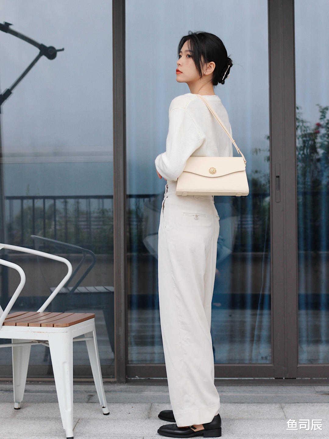 鱼司辰 秋冬买大衣,选这3款更高级洋气,显白衬肤提气质,特别好看