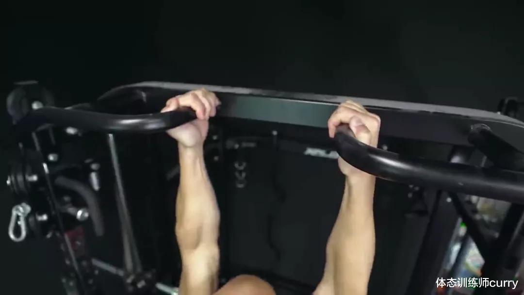 |3个都不曾注意到的「引体向上」细节，让训练效果事半功倍