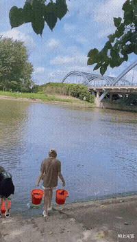 “邻居花了30多万建的房子，总感觉哪里不对劲，是因为柱子吗？”