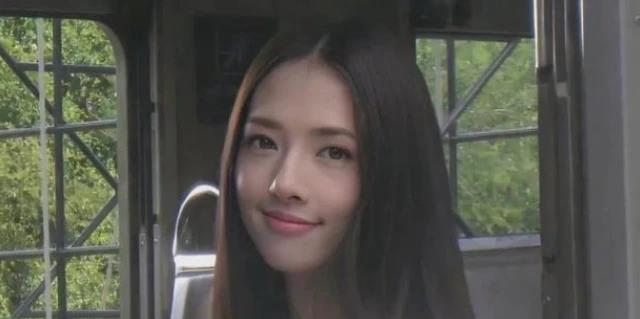 五行阁宝宝名字分享|祖孙三代逛街阵仗大:郭碧婷和向太热聊,小奶皇在向佐怀中吸奶嘴