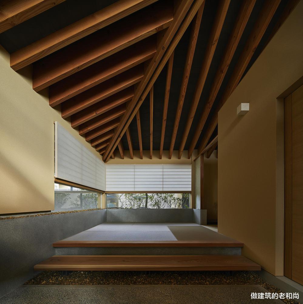 做建筑的老和尚 将屋顶化整为零的住宅：七个屋顶下隐藏着流动空间