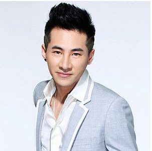 海鸣威|靠一首歌吃一辈子，金星劝其改名不听还反怼，如今已沦为路人