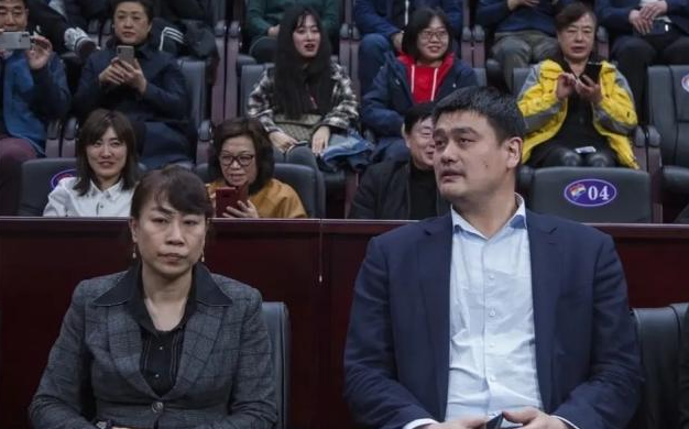 中国篮协|篮协重大任命！换届临近朱芳雨获球迷支持，姚明连任将迎来考验