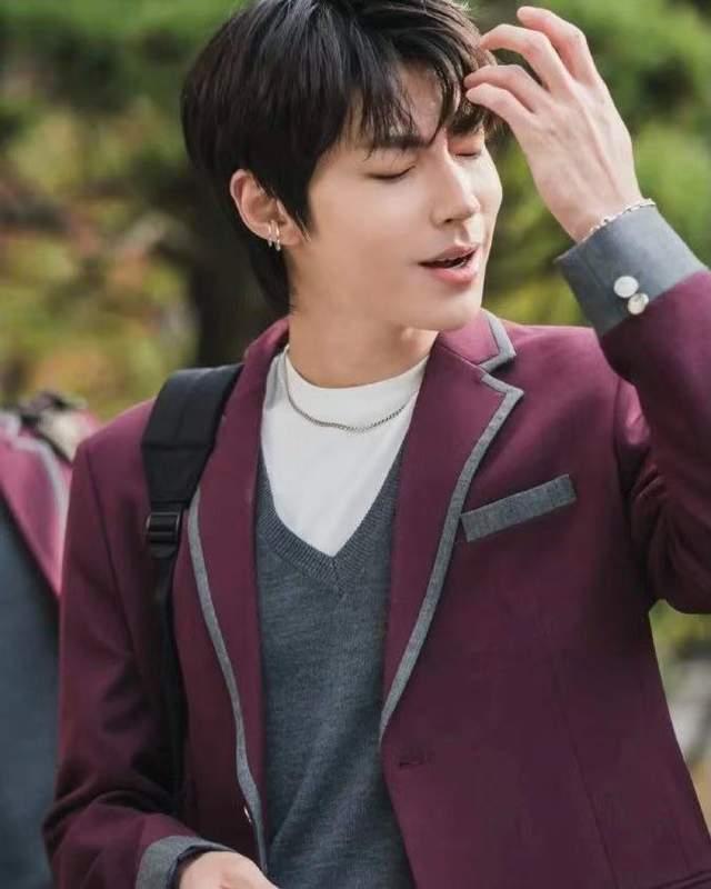 女神降临|因《女神降临》爆火,涨粉数百万,他被对家眼红爆料整容前照片