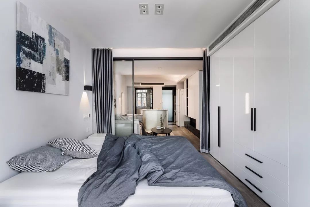 50㎡长条形单身公寓,简简单单的装修,小户型也能温馨又幸福!