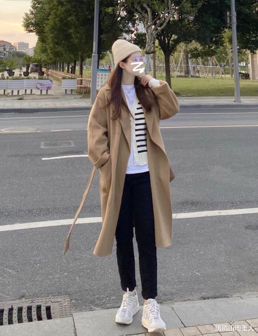 峨眉山周美人 建议四五十岁的女人，尽量不要穿阔腿裤！其实这些下装更时髦