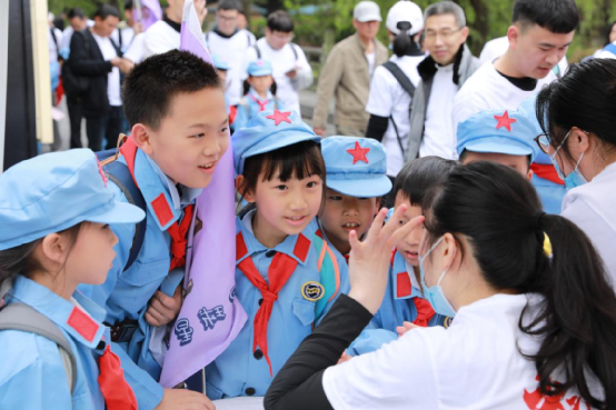 何金德频道 喜迎百年华诞，我们“毅”路同行