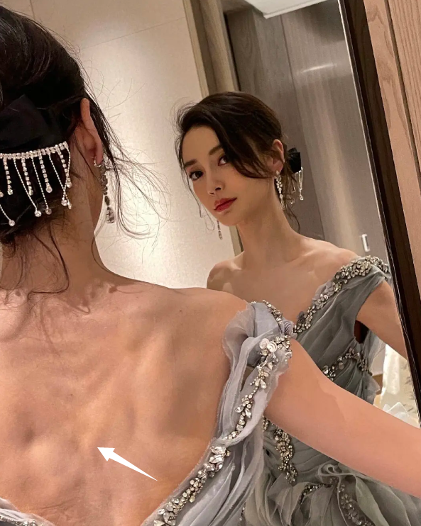 王一博|跨年夜争议多，baby瘦成排骨，王一博疑似假唱，杨幂夹子音遭吐槽