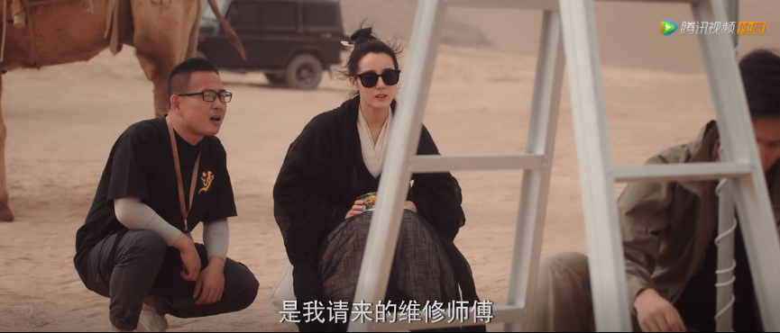 吻戏|《荣耀》：于途为何来沙漠探班？一场吻戏说明一切，编剧太懂精髓