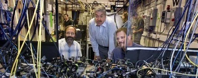 科学家 超对称理论失败？电子到底是不是圆形的？答案很难被攻克