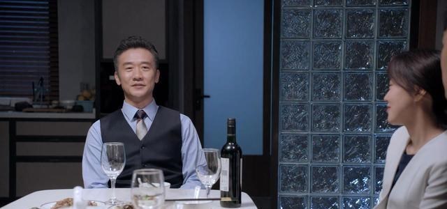 阿娇|突围：出场看像个青铜，结果却是个王者，靳东这次隐藏得有点深