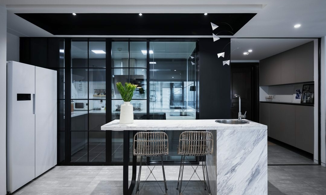 新住家居|她坚持在玄关加一扇门,家人都觉得很鸡肋,入住后才发现真好用!