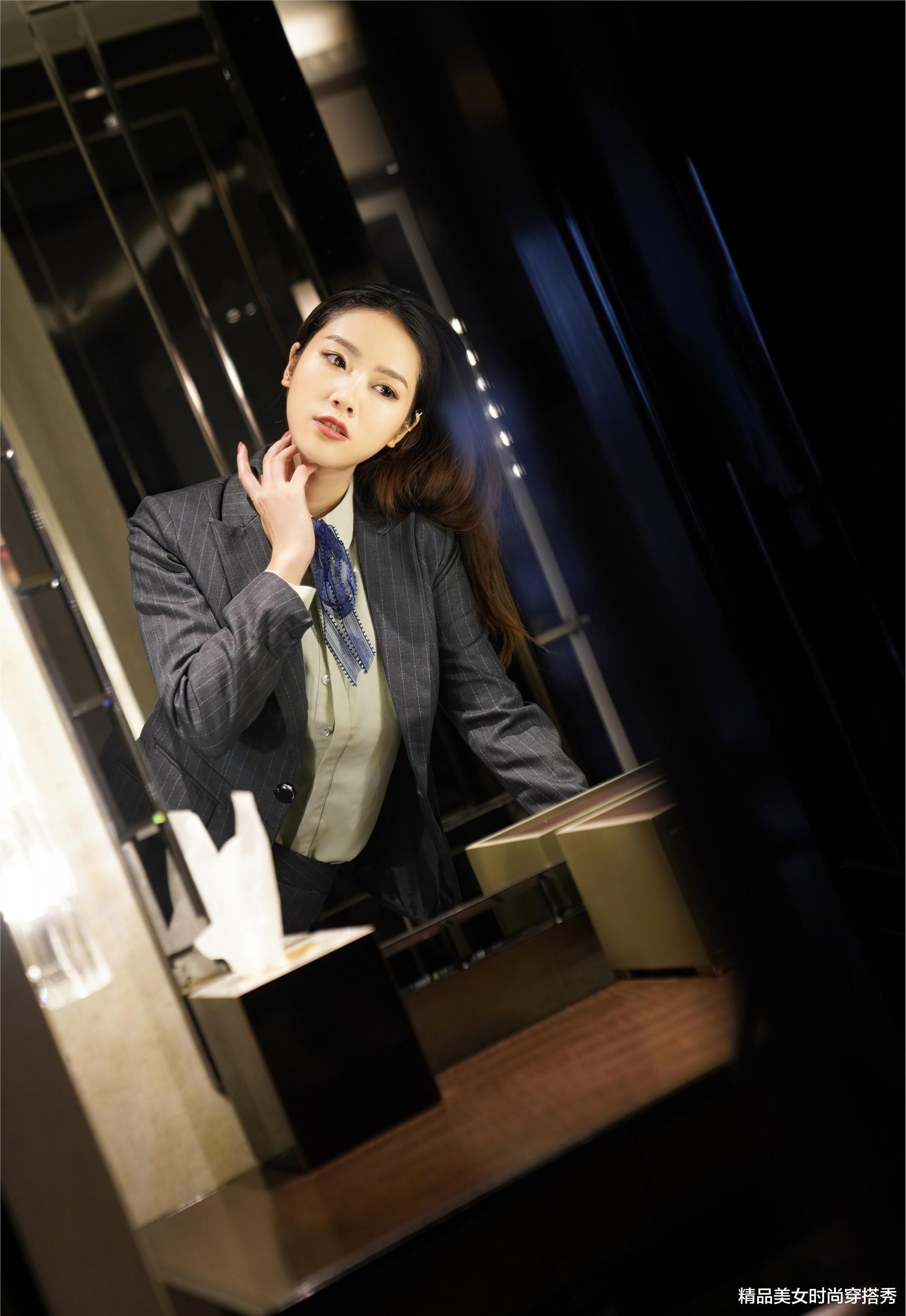 职业装|职场女性要想把职业装穿得精致简洁，起码要考虑四点