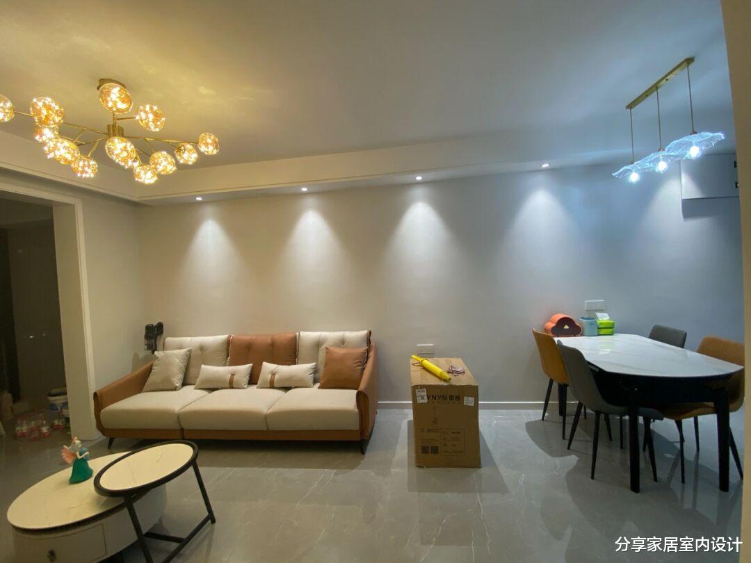 她家全屋“淘宝风”，便宜又好看，墙面刷“网红灰”很喜欢！