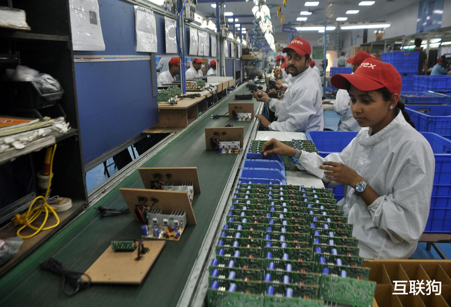 |苹果8条生产线迁往印度，富士康也要走，500万中国员工怎么办？