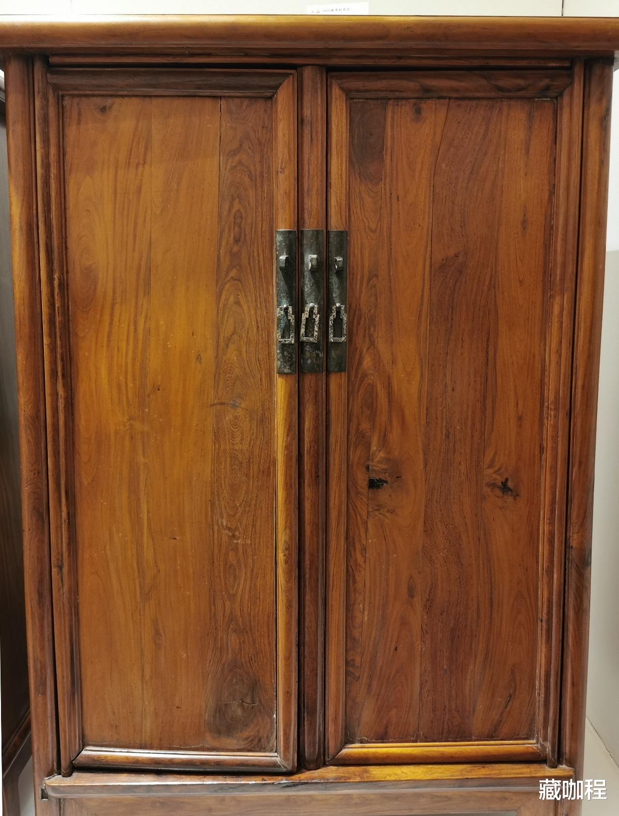 |木料配色不齐，黄花梨圆角柜成对149万成交