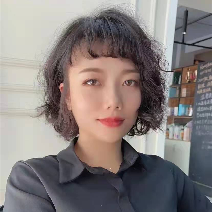 湿疹 女人过了50岁尽量别留短卷发，推荐9款港风卷发，时髦大气又减龄