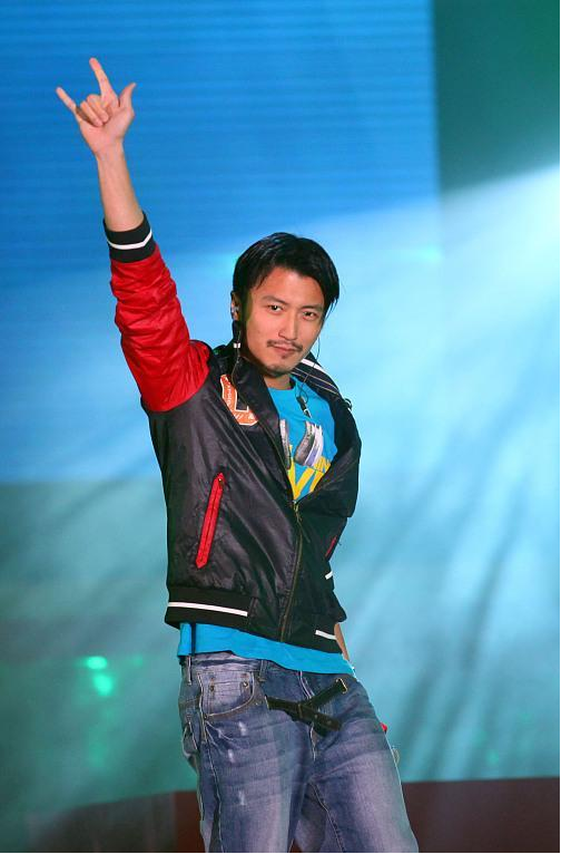 谢霆锋|三角恋情何时落幕？盘点王菲，谢霆锋张柏芝三人的恋爱过往