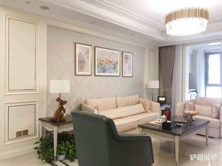 混搭风成就经典，展现出不同的魅力和风情，非常适合年轻人