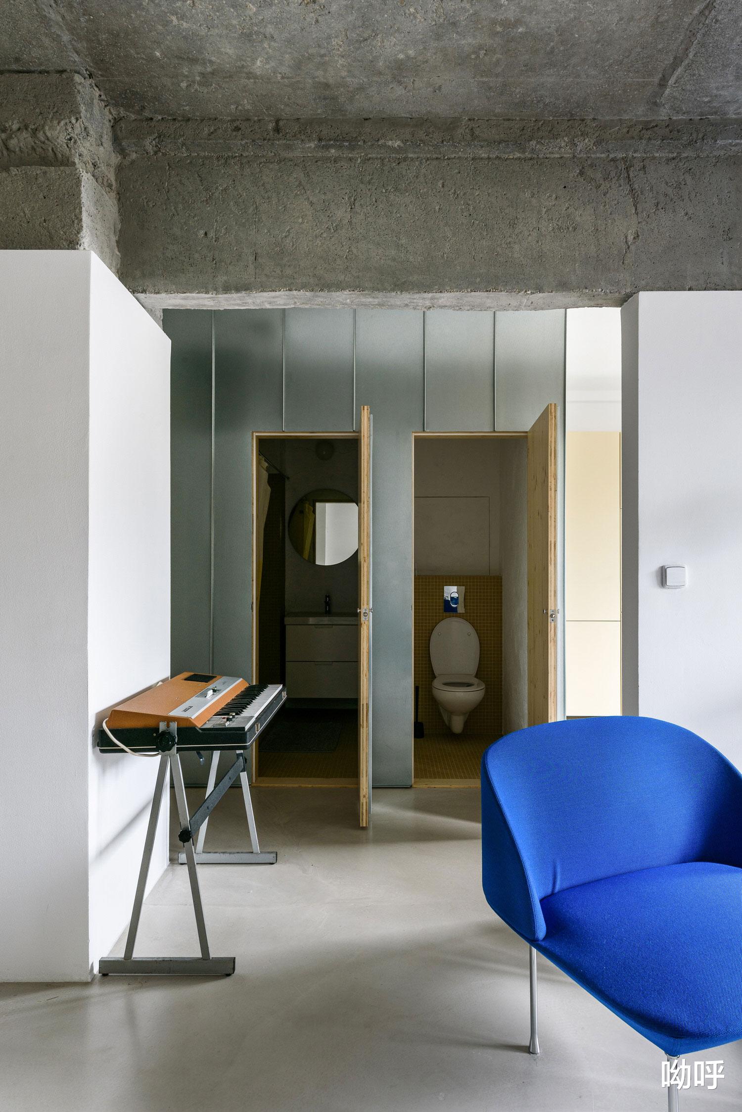 大胆的极简主义：Alan Prekop两室公寓