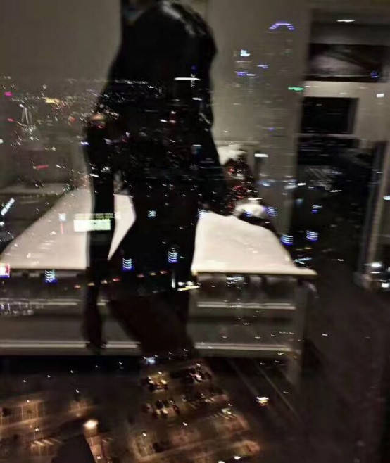 冷月恋爱顾问|追女生聊天约会案例：午夜时分，这儿有一只狮子座女孩等着被撩走…