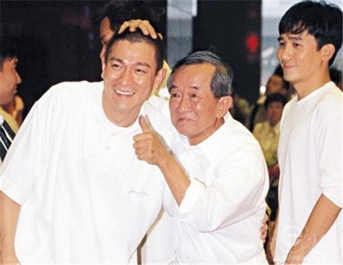 张国荣|18年前，张国荣约见白龙王被拒，60天后跳楼自尽，白龙王说了4字