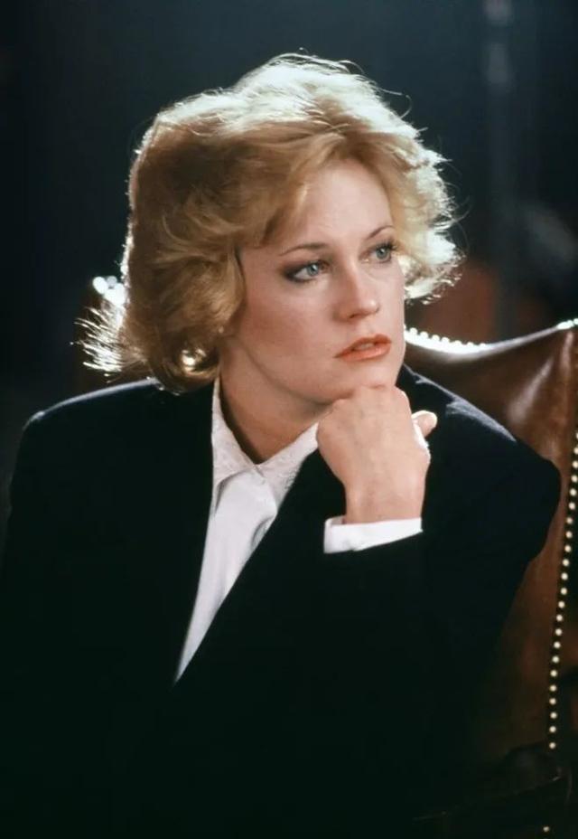 佘诗曼|杨采钰90年代OOTD,给我种了草